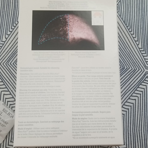 Skinvigorate facial cleansing brush - Picture 2 of 3